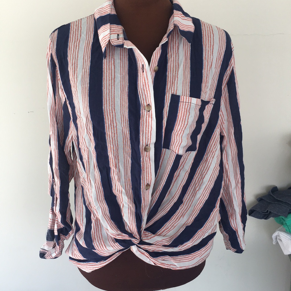 Lightweight Beachy Buttoned Tie Front Top
